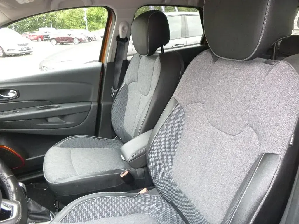 Gebraucht Renault Captur Intens 118 PS (86 kW) 2018 Orange SUV