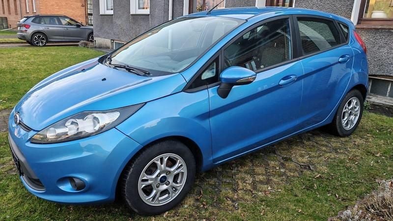 Gebraucht Ford Fiesta Trend 82 PS (60 kW) 2009 Blau Kleinwagen