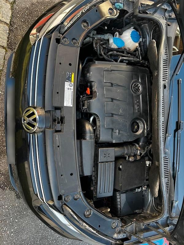 Gebraucht VW Touran 140 PS (102 kW) 2013 Schwarz Van / Kleinbus