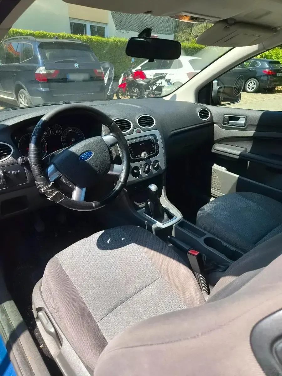 Gebraucht Ford Focus 100 PS (73 kW) 2007 Blau Kleinwagen