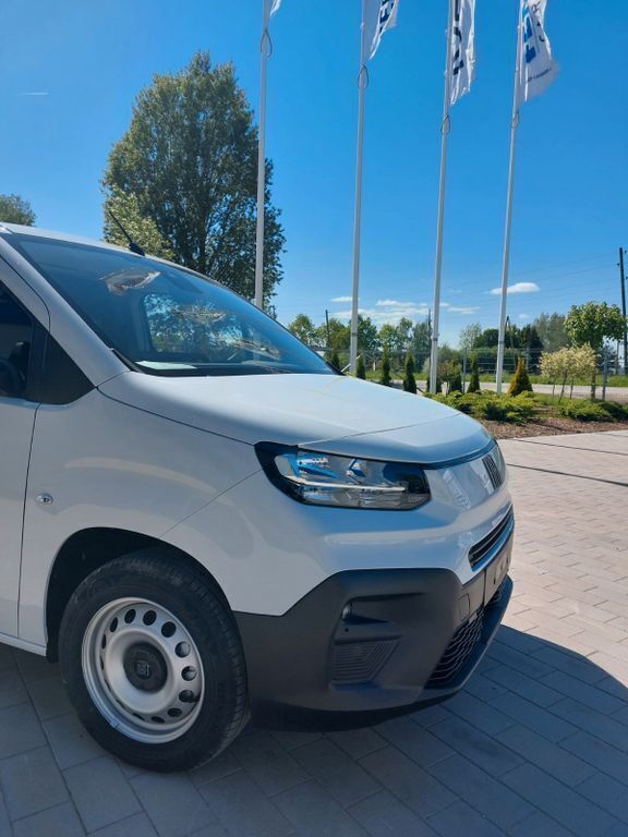 Neu Fiat Doblò 102 PS (75 kW) 2025 Weiß Van / Kleinbus