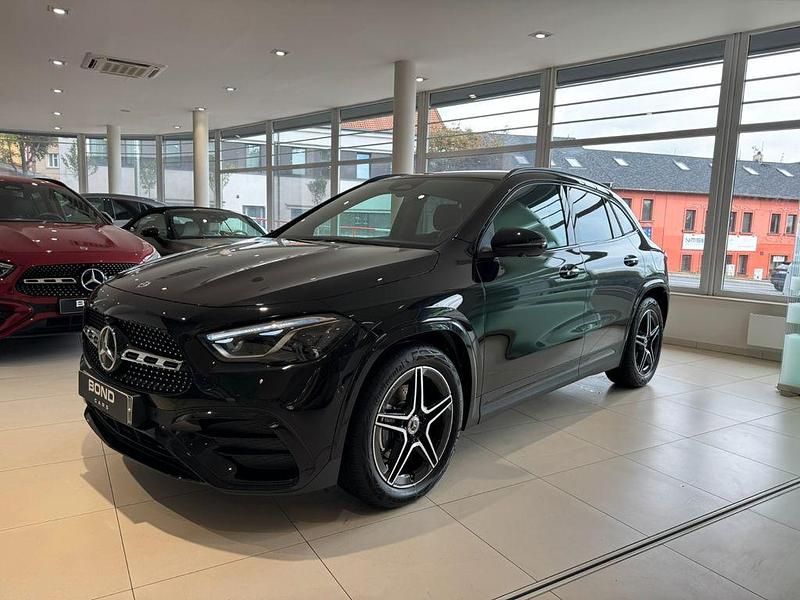 Schwarz Gebraucht 2025 Mercedes GLA200 AMG SUV | 43.990 € (Fairer Preis) - Bild 1/4