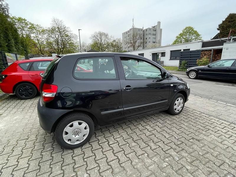 Second-hand VW Fox 54 CP (39 kW) 2006 Negru Hatchback
