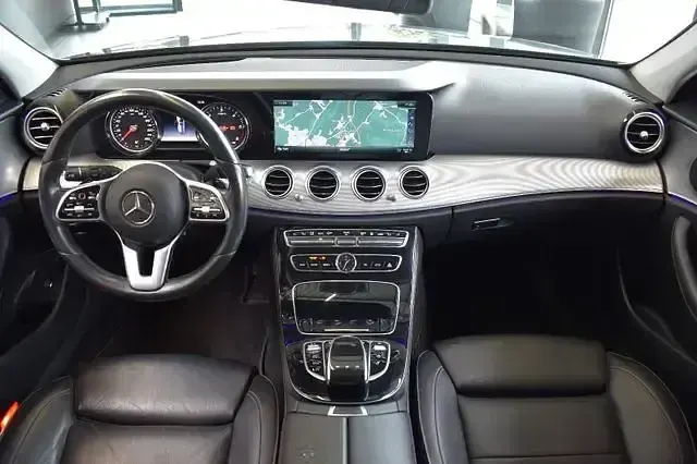Gebraucht Mercedes E220 Avantgarde 194 PS (142 kW) 2020 Grau Limousine