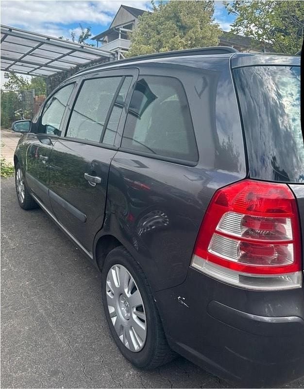 Gebraucht Opel Zafira 140 PS (102 kW) 2010 Grau Van / Kleinbus