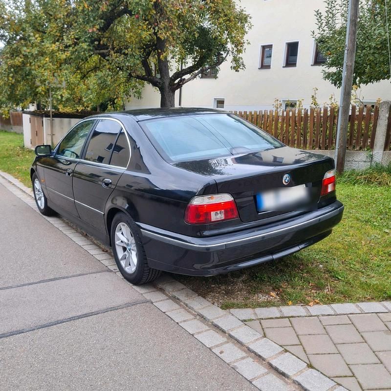 Schwarz Gebraucht 2000 BMW 523 Limousine | 2.999 € (Etwas zu teuer) - Bild 1/4