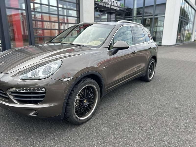Beige Gebraucht 2011 Porsche Cayenne SUV | 9.500 € (Superpreis) - Bild 1/4