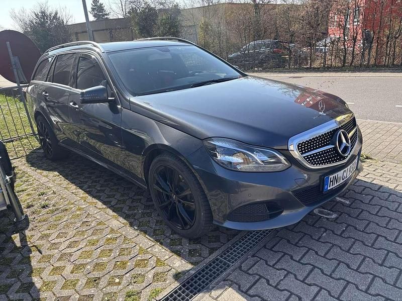 Gebraucht Mercedes E200 Edition 136 PS (100 kW) 2015 Kombi