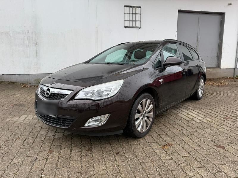 Braun Gebraucht 2012 Opel Astra Kombi | 2.450 € (Superpreis) - Bild 1/4