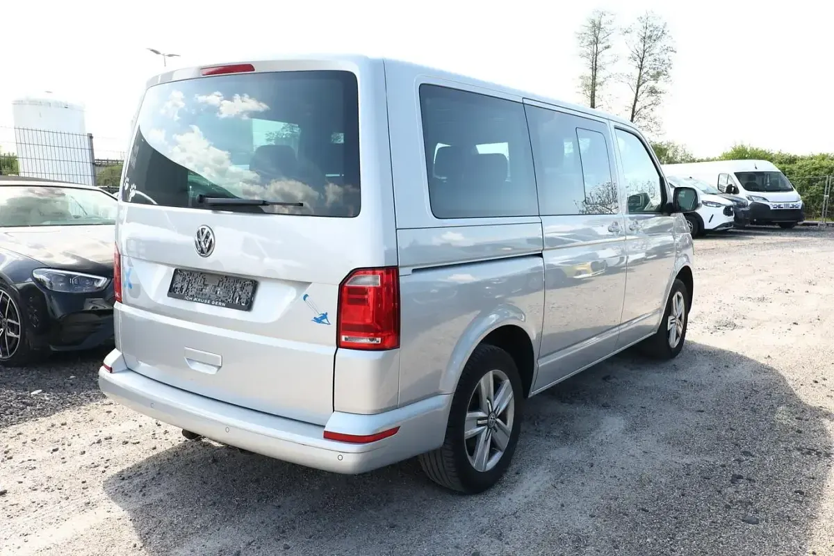 Gebraucht VW Multivan Comfortline 204 PS (150 kW) 2018 Reflexsilber metallic Van / Kleinbus