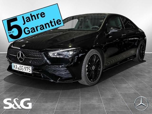 Metalliclack kosmosschwarz Gebraucht 2024 Mercedes CLA200 AMG Coupé | 39.621 € (Etwas zu teuer) - Bild 1/4