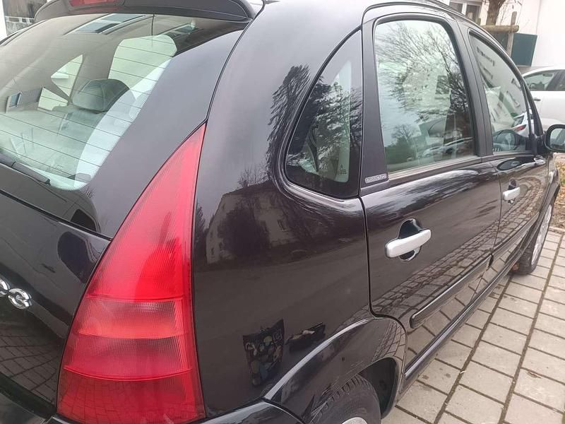 Gebraucht Citroën C3 Exclusive 73 PS (53 kW) 2002 Schwarz Limousine