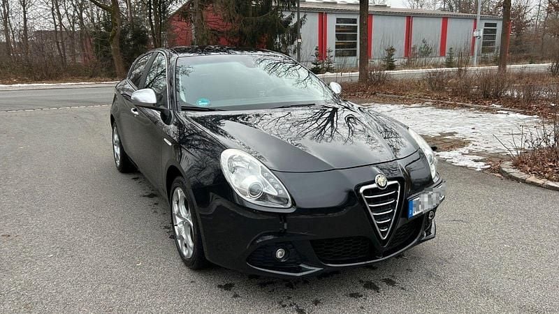 Schwarz Gebraucht 2013 Alfa Romeo Giulietta Limousine | 6.100 € (Fairer Preis) - Bild 1/4