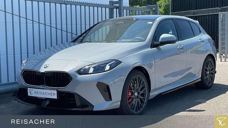 M brooklyn grau metallic Gebraucht 2025 BMW 123 M Sport Kleinwagen | 44.345 € (Superpreis) - Bild 1/4