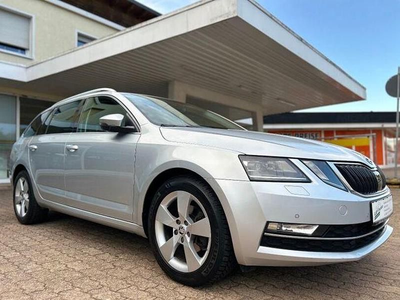 Silber Gebraucht 2017 Skoda Octavia Kombi | 13.990 € (Fairer Preis) - Bild 1/4