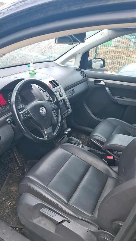 Gebraucht VW Touran 140 PS (102 kW) 2008 Schwarz Van / Kleinbus