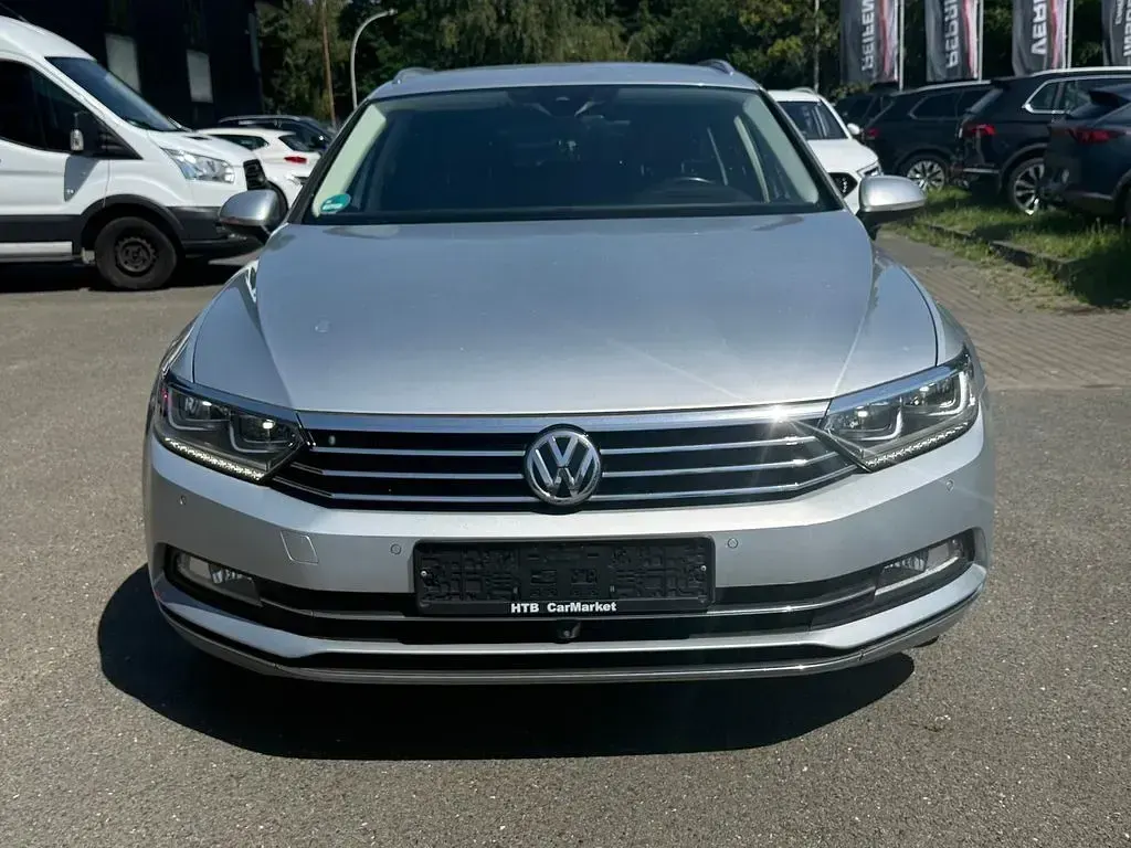 Gebraucht VW Passat Highline 150 PS (110 kW) 2019 Silber Kombi
