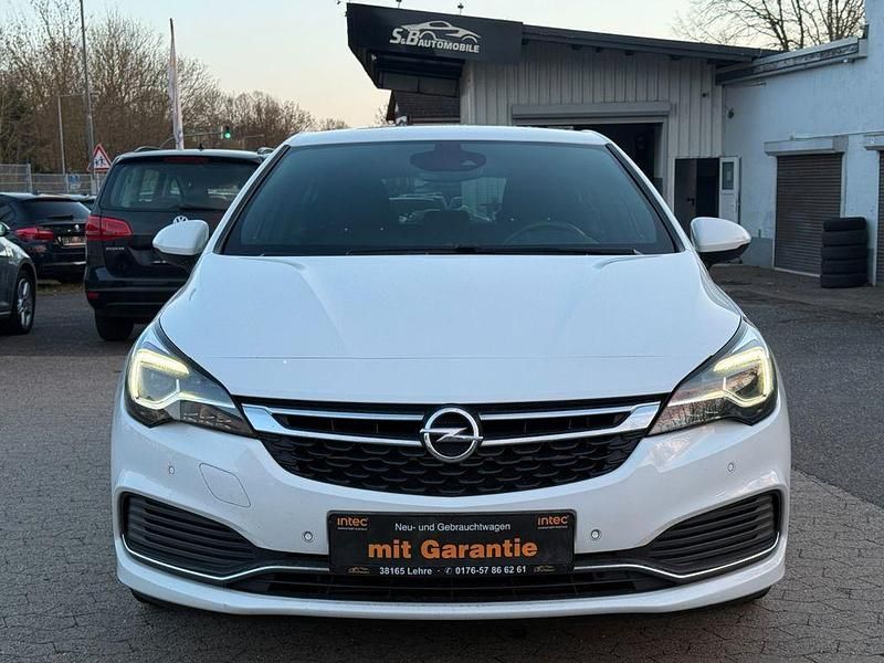 Gebraucht Opel Astra Dynamic 125 PS (91 kW) 2019 Weiß Limousine
