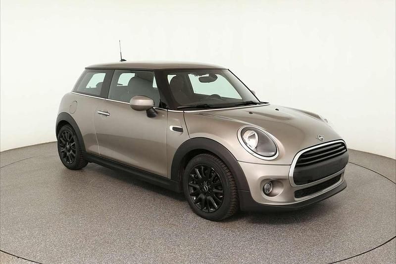 Second-hand Mini ONE 102 CP (75 kW) 2019 Argintiu Hatchback