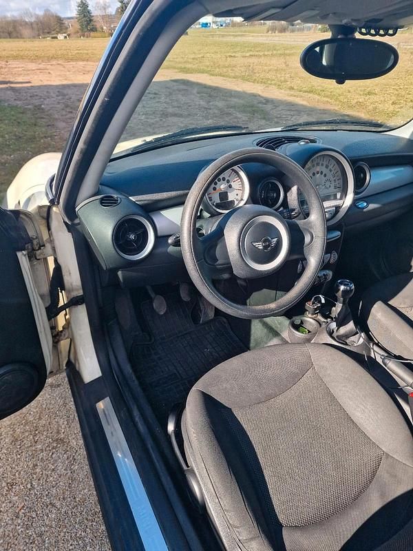 Gebraucht Mini Cooper 90 PS (66 kW) 2010 Kleinwagen