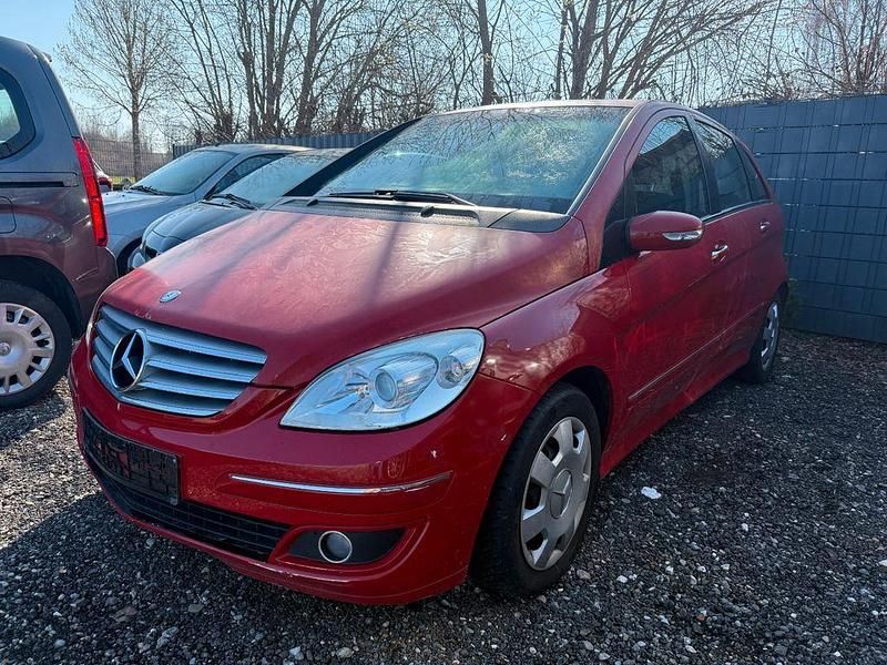 Gebraucht Mercedes B180 Edition 109 PS (80 kW) 2007 Rot Van / Kleinbus