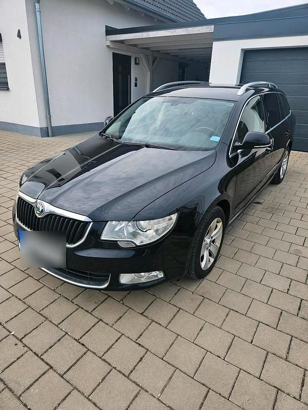 Gebraucht Skoda Superb 170 PS (125 kW) 2010 Schwarz Kombi