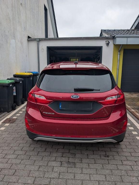 Gebraucht Ford Fiesta Active 101 PS (74 kW) 2019 Rot Kleinwagen