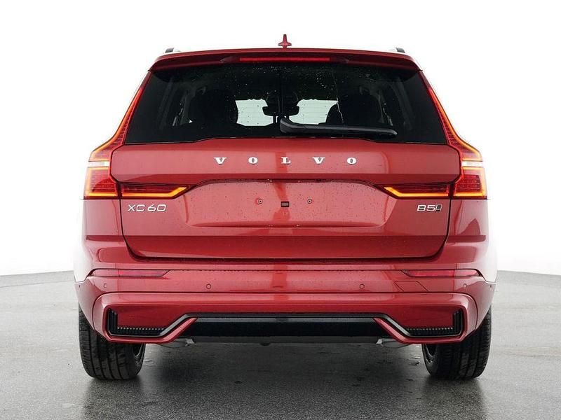 Gebraucht Volvo XC60 Plus 250 PS (183 kW) 2025 Rot SUV
