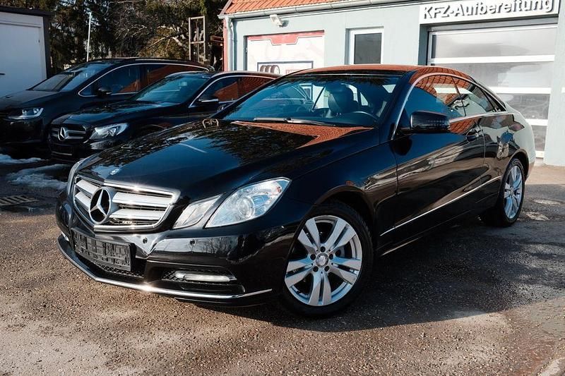 Schwarz Gebraucht 2012 Mercedes E200 Coupé | 7.900 € (Superpreis) - Bild 1/4