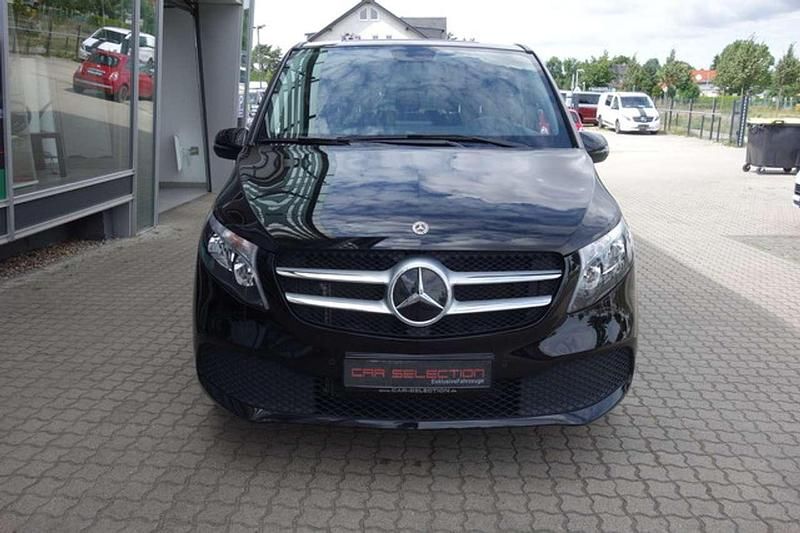 Gebraucht Mercedes V220 163 PS (119 kW) 2020 Obsidianschwarz Van / Kleinbus
