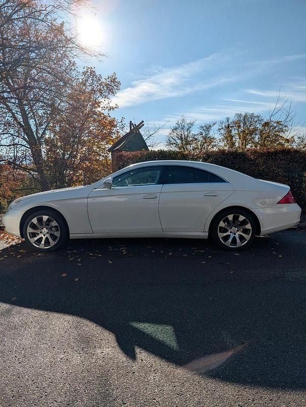Weiß Gebraucht 2007 Mercedes CLS350 Coupé | 6.000 € (Superpreis) - Bild 1/4