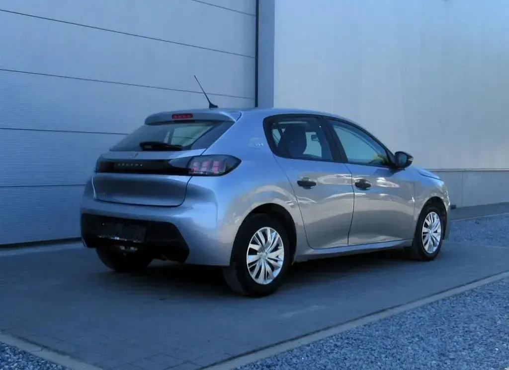Gebraucht Peugeot 208 75 PS (55 kW) 2023 Grau Kleinwagen
