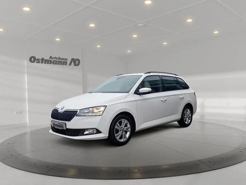 Weiß Gebraucht 2022 Skoda Fabia Ambition Kleinwagen | 12.440 € (Guter Preis) - Bild 1/4