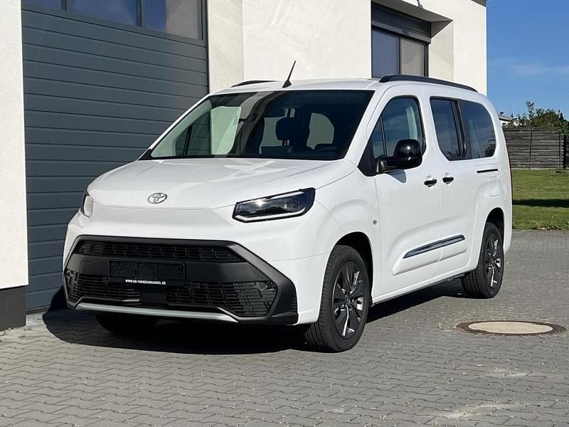 Icy white icy white Neu 2025 Toyota Proace Verso City Kombi | 34.879 € (Fairer Preis) - Bild 1/4