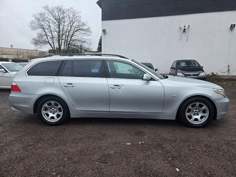 Gebraucht BMW 525 177 PS (130 kW) 2005 Silber Kombi
