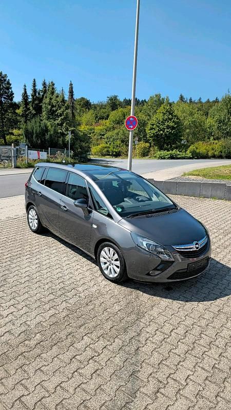 Braun Gebraucht 2012 Opel Zafira Tourer Van / Kleinbus | 6.000 € (Fairer Preis) - Bild 1/4