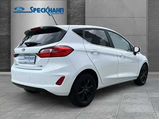 Gebraucht Ford Fiesta Titanium 125 PS (91 kW) 2023 Frostweiß Kleinwagen