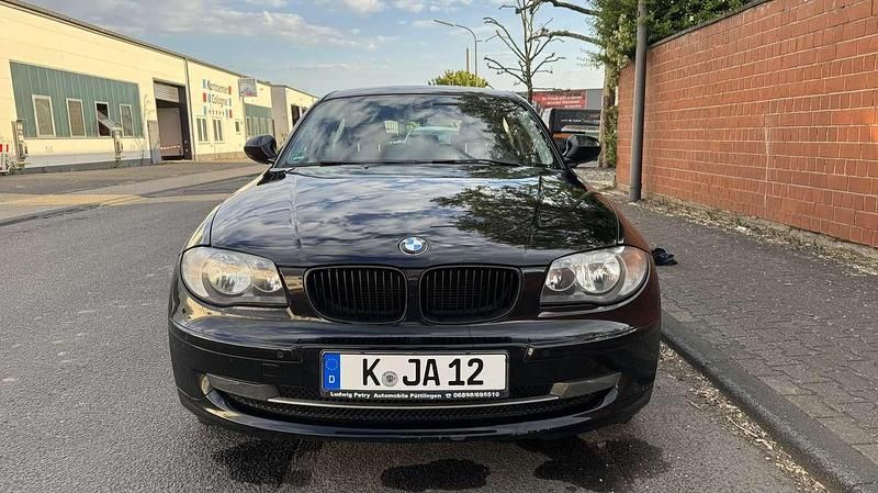 Schwarz Gebraucht 2011 BMW 116 Kleinwagen | 6.500 € (Teuer) - Bild 1/4