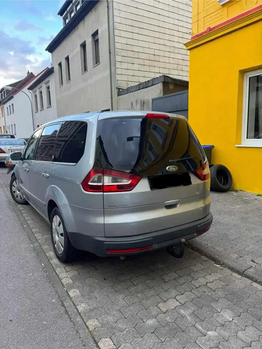 Gebraucht Ford Galaxy Ghia 140 PS (102 kW) 2008 Silber Van / Kleinbus
