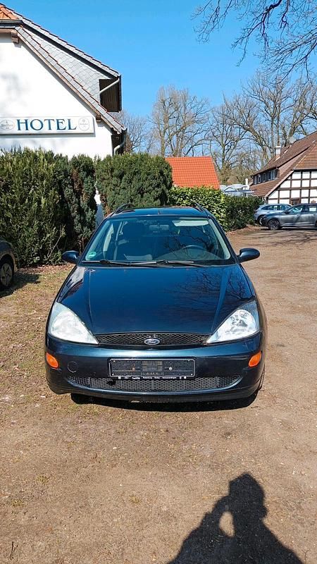 Usata Ford Focus 100 CV (73 kW) 2001 Blu Station wagon
