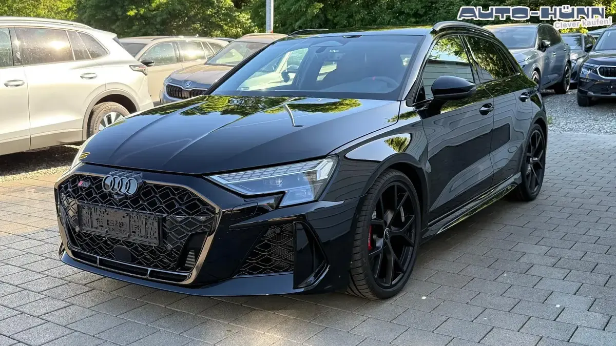 Neu Audi RS3 Ambiente 400 PS (294 kW) 2026 Mythosschwarz metallic Limousine