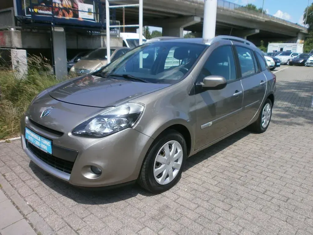 Gebraucht Renault Clio II Dynamique 79 PS (58 kW) 2010 Gold Limousine