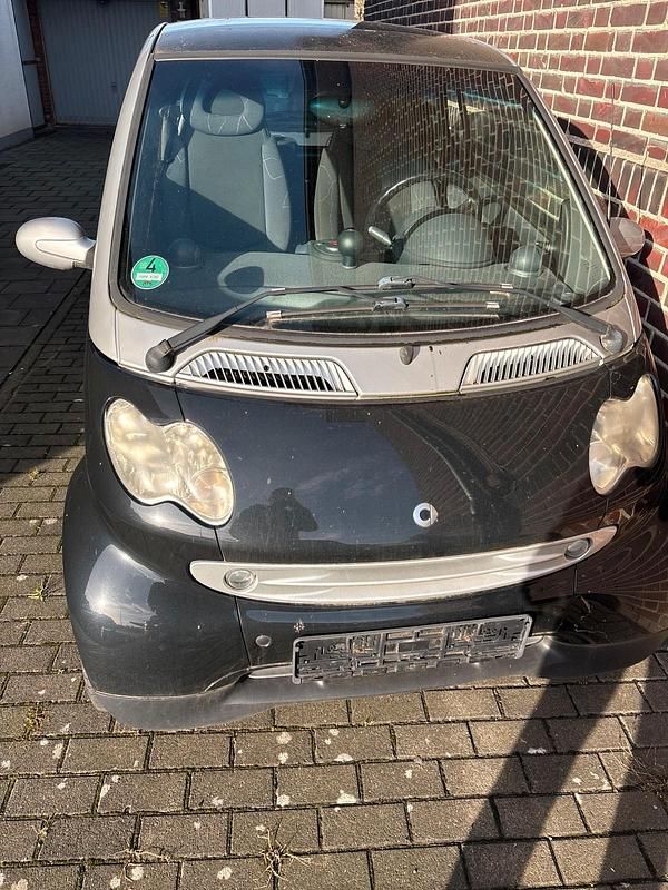 Schwarz Gebraucht 2004 Smart ForTwo Coupé Coupé | 650 € (Superpreis) - Bild 1/2
