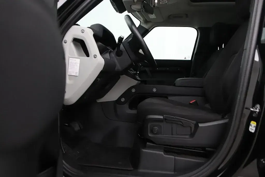 Gebraucht Land Rover Defender 241 PS (177 kW) 2021 Schwarz SUV