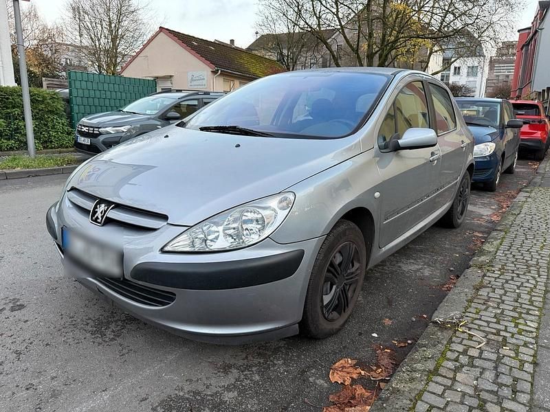 Grau Gebraucht 2002 Peugeot 307 Kleinwagen | 1.750 € (Fairer Preis) - Bild 1/4