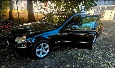 Schwarz Gebraucht 2003 Mercedes 180 Limousine | 3.250 € - Bild 1/4