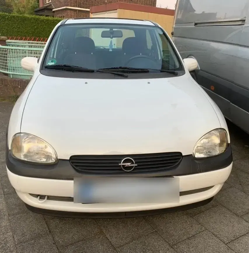 Używany Opel Corsa Swing 60 KM (44 kW) 1997 Biały Hatchback