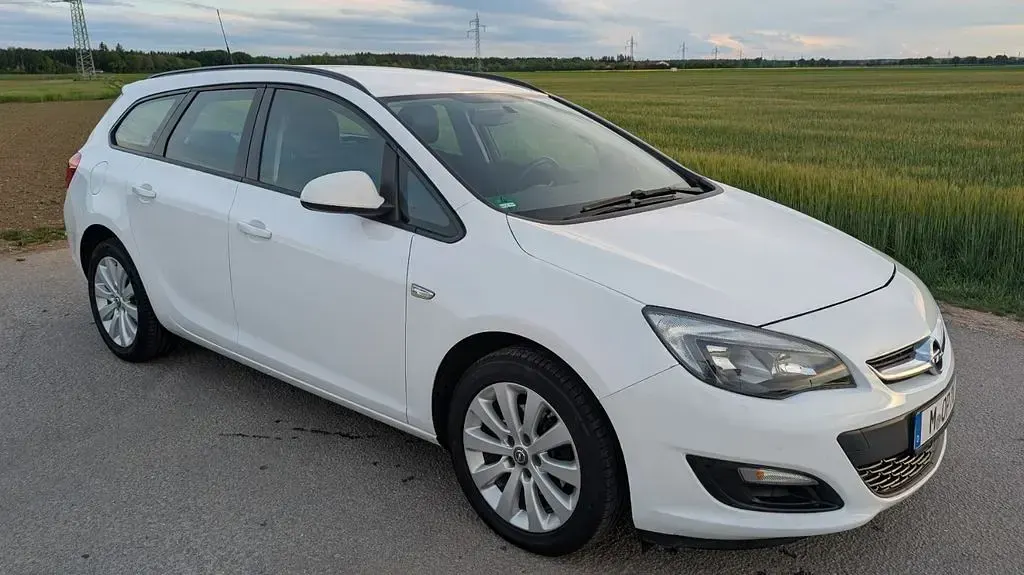 Używany Opel Astra 136 KM (100 kW) 2016 Biały Kombi