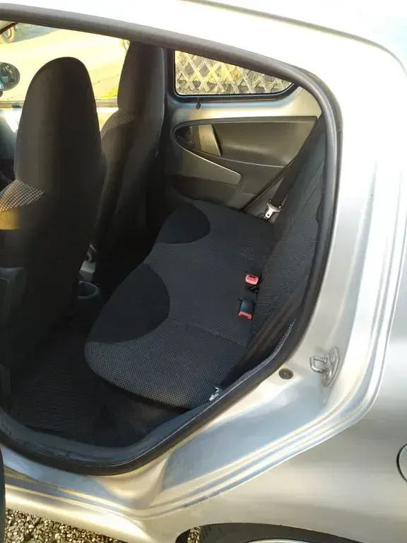 Gebraucht Toyota Aygo 68 PS (50 kW) 2010 Grau Kleinwagen