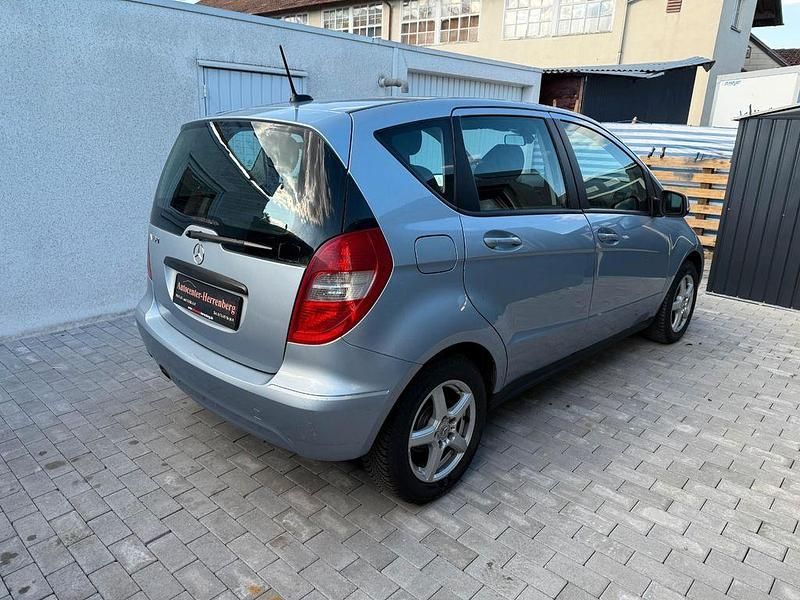 Gebraucht Mercedes A160 95 PS (69 kW) 2010 Silber Limousine